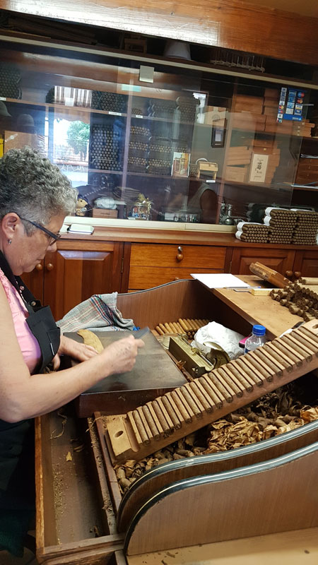Typischer Kleinbetrieb der Zigarren in La Palma herstellt