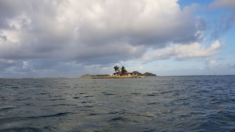 Happy Island ist keine Insel der Grenadinen, sondern nur eine Bar