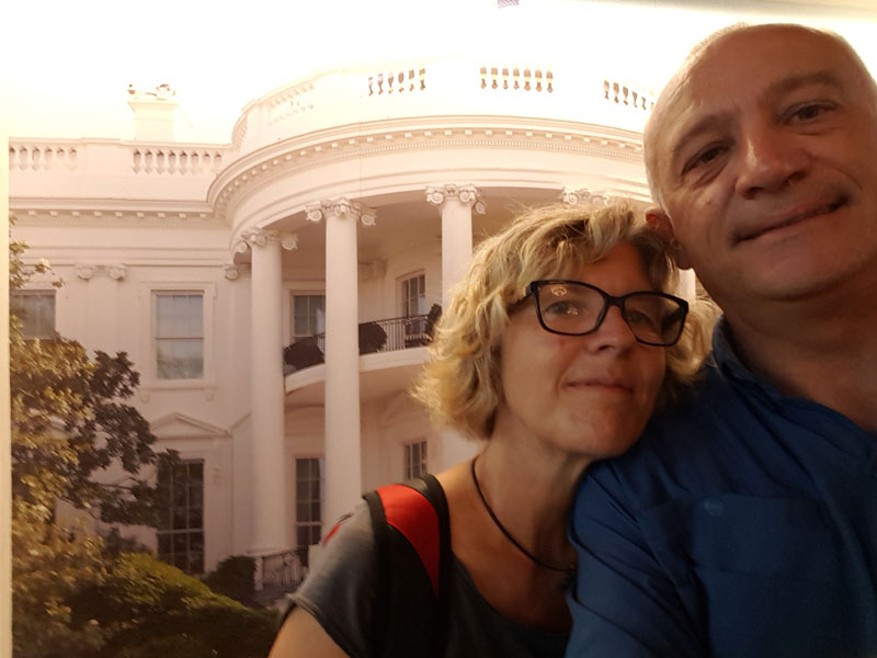 Auf dem Road Trip ein Fotoshooting vor dem White House
