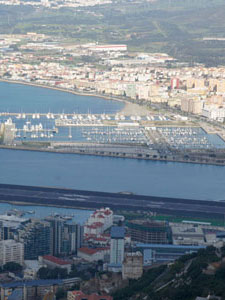 La Linea von Gibraltar aus gesehen