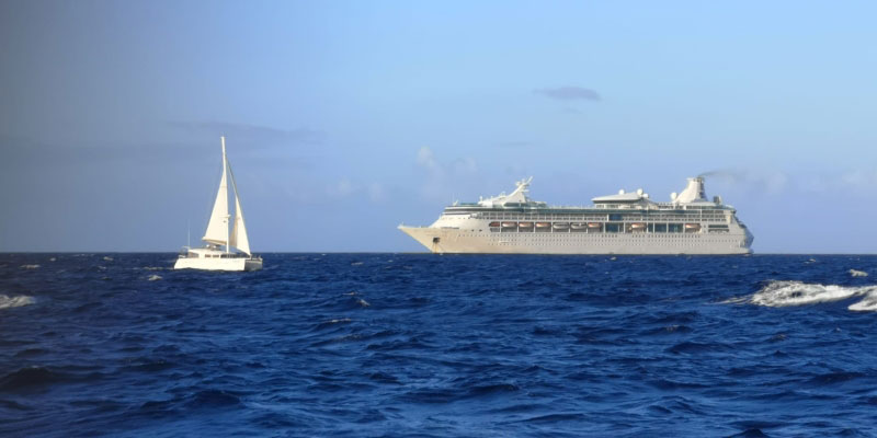 Abgestellte Kreuzfahrtschiffe vor Grand Bahama