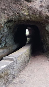 Tunnel 8 ist 44 Meter lang